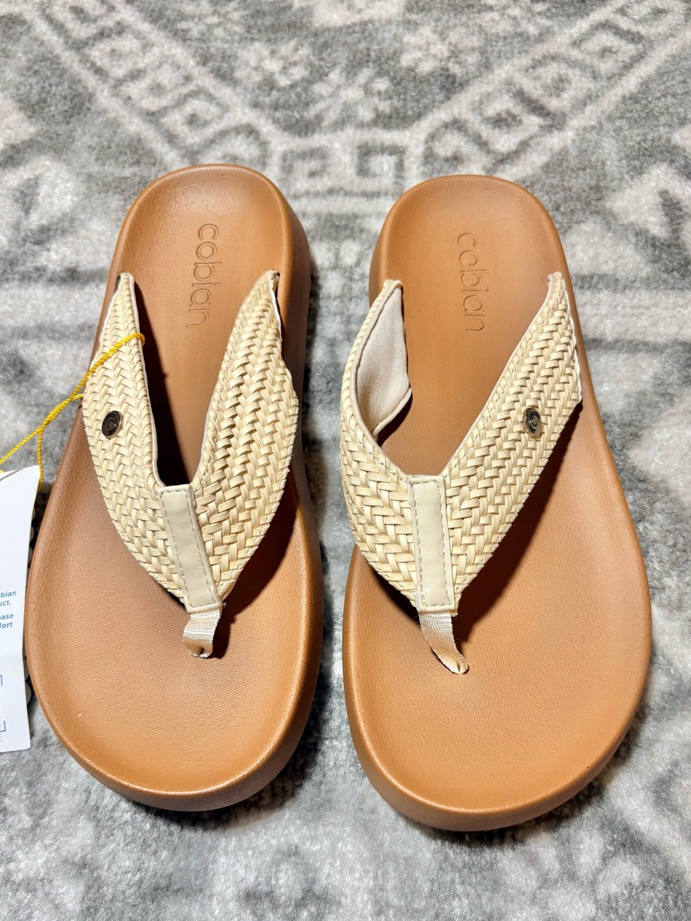 Cobian Women's Tan and Cream Woven Strap Sandals NWT Size 8